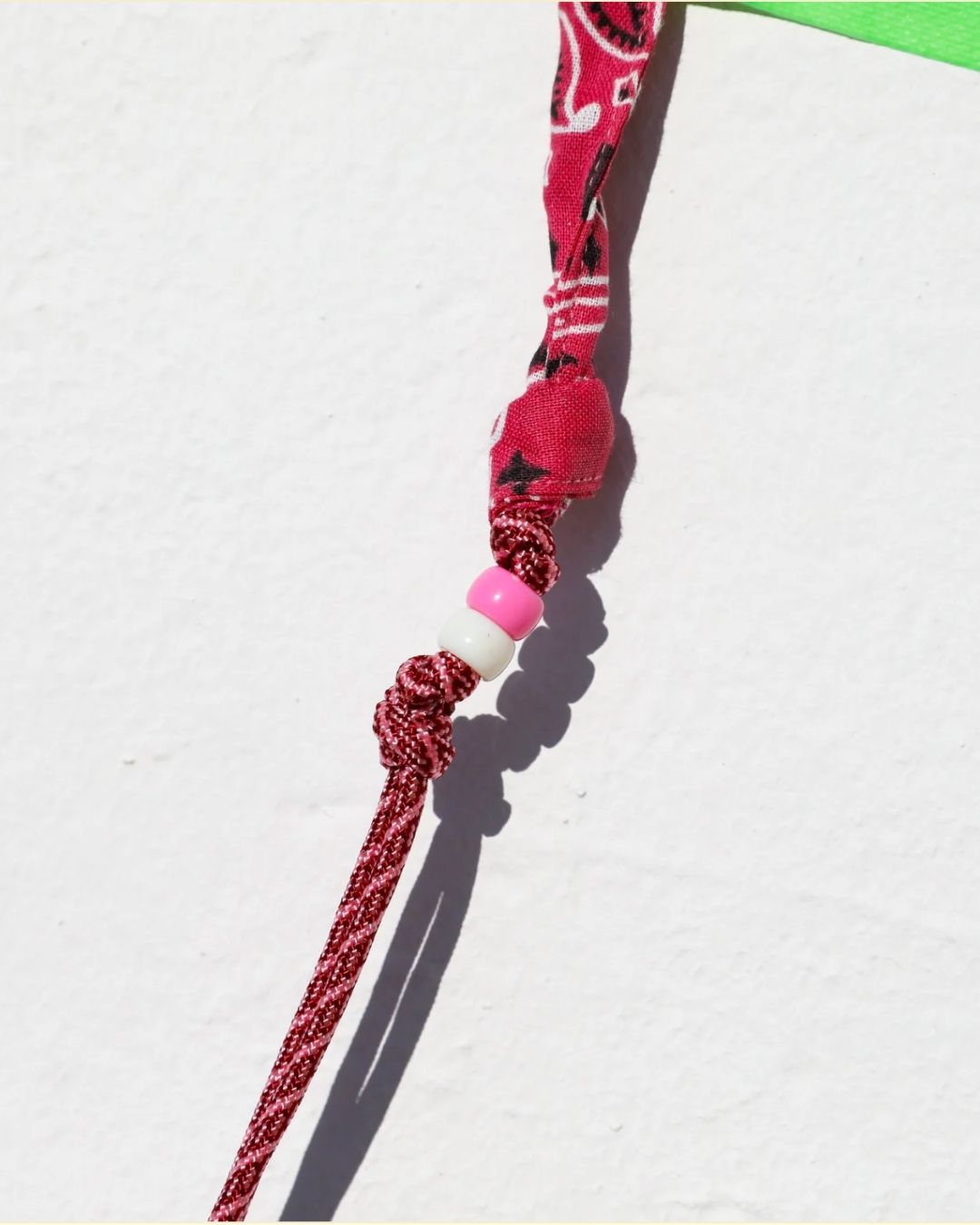 Cordon de téléphone en tissu - Bandana Rose foncé