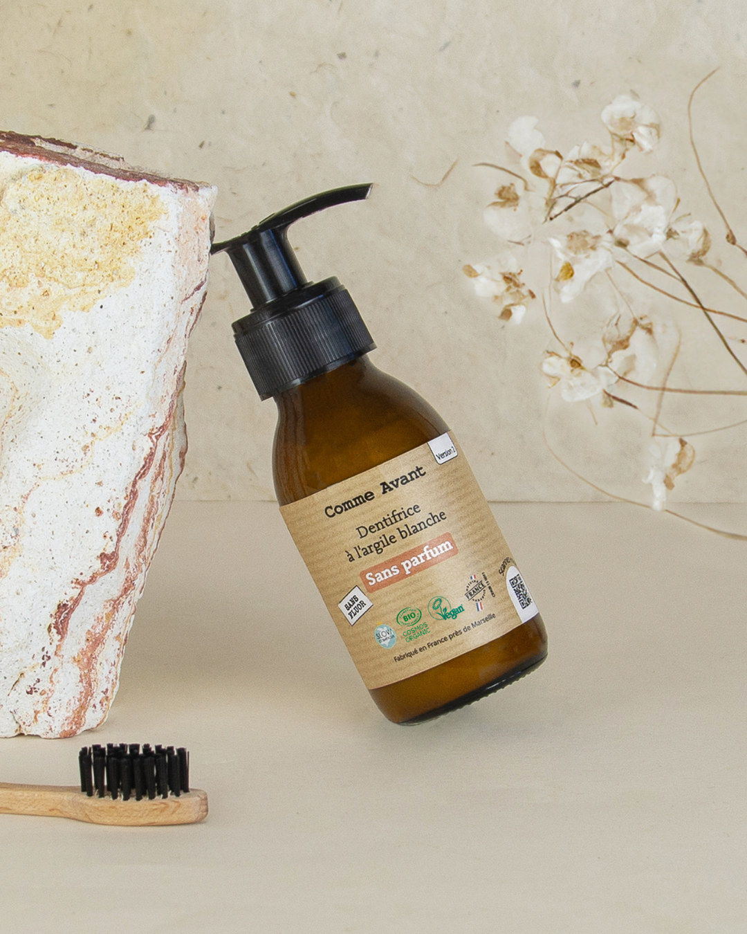 Dentifrice en pâte à l'argile blanche